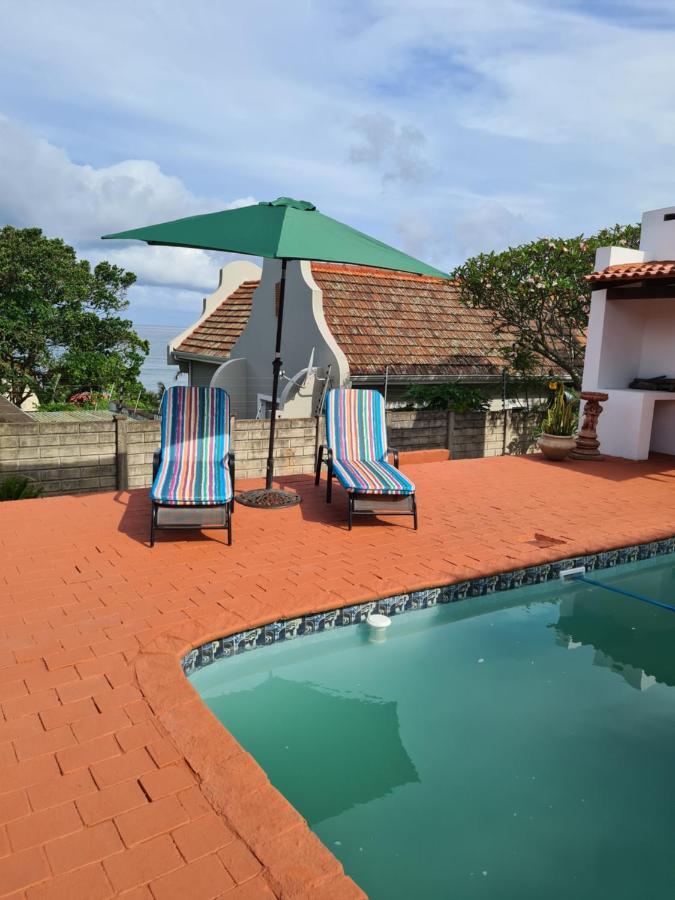Indaba Manor On 413 Owen Ellis Dr Hotel Port Edward Eksteriør billede